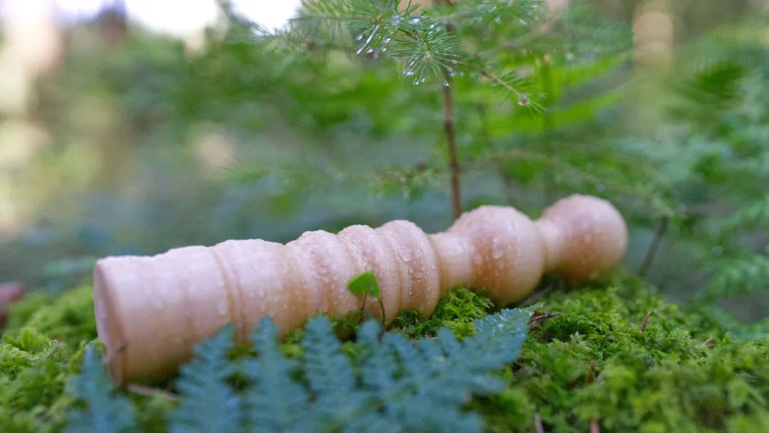 wood fun holzdildo sirene im wald