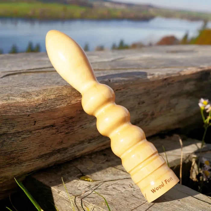 wood fun holzdildo action jackson an einer bank