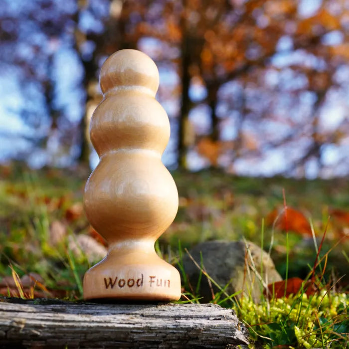wood fun holzdildo schneemann in der natur